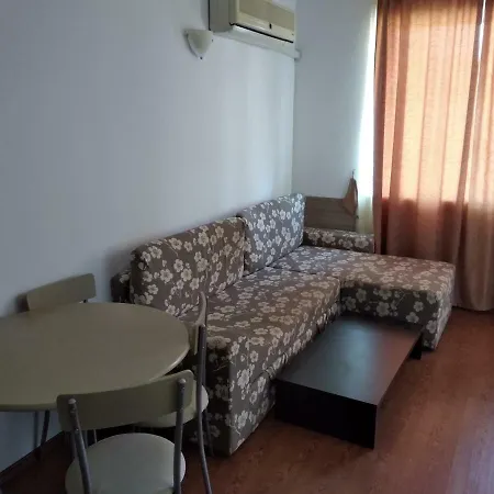 Plaza 1 Floor *