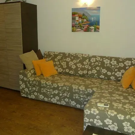 Apartment Plaza 1 Floor